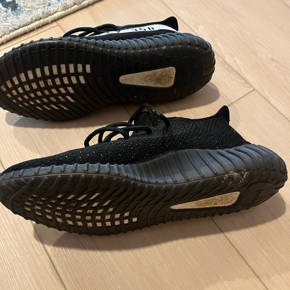 Yeezy 350 v1 Oreo - Picture 5 of 6